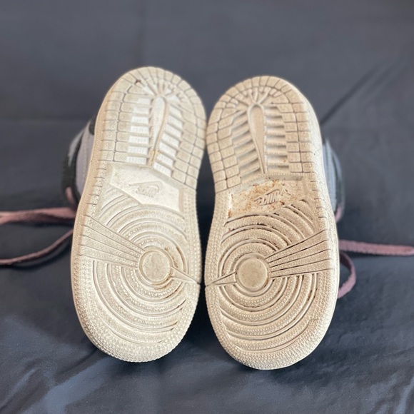 Jordan 1 Mid SE - Picture 6 of 9